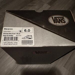 Vans Maverick Shoes - White and Blue